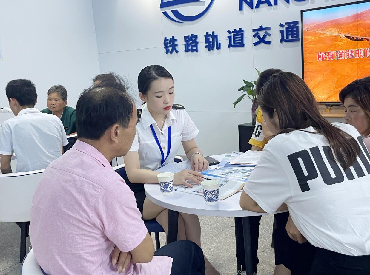 讀職校也精彩-南昌向遠(yuǎn)軌道技術(shù)學(xué)校2021秋新生報(bào)名火爆來(lái)襲！