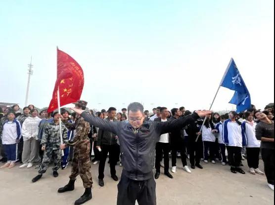齊心協(xié)力，拔出風(fēng)采——南昌向遠軌道技術(shù)學(xué)校舉辦冬季拔河比賽
